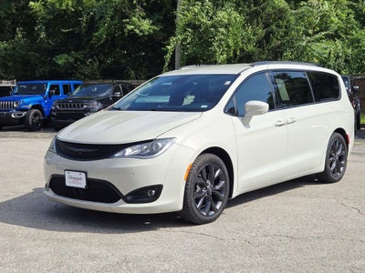2019 Chrysler Pacifica Touring L Plus