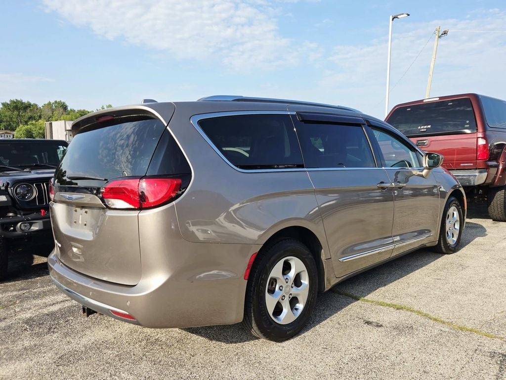 2017 Chrysler Pacifica Touring L Plus