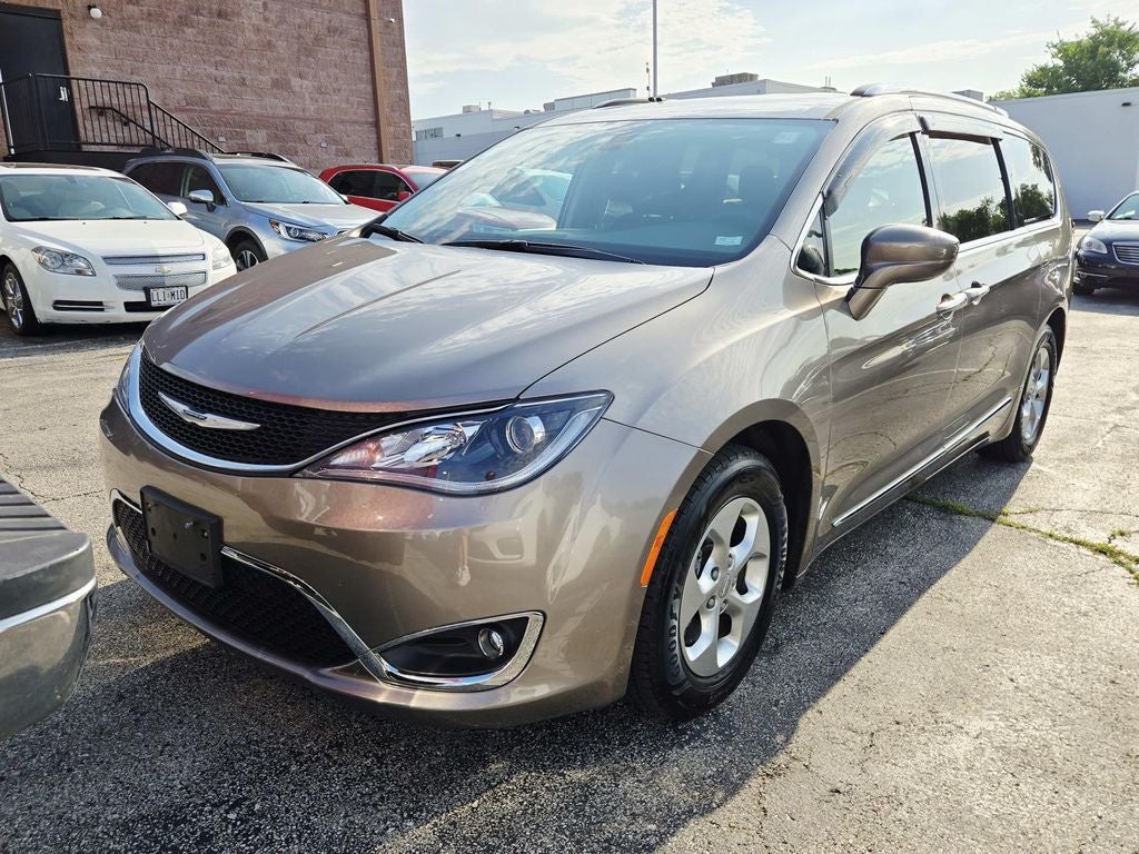 2017 Chrysler Pacifica Touring L Plus