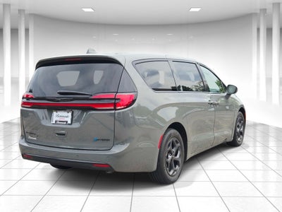 2022 Chrysler Pacifica Hybrid Limited