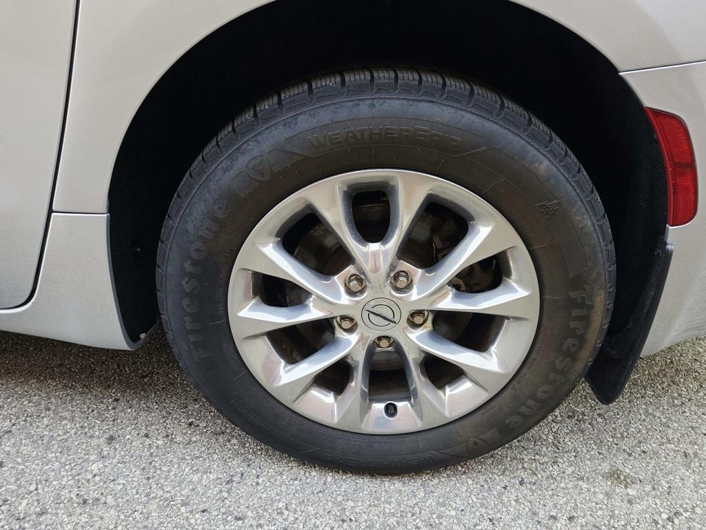 2022 Chrysler Pacifica Touring L