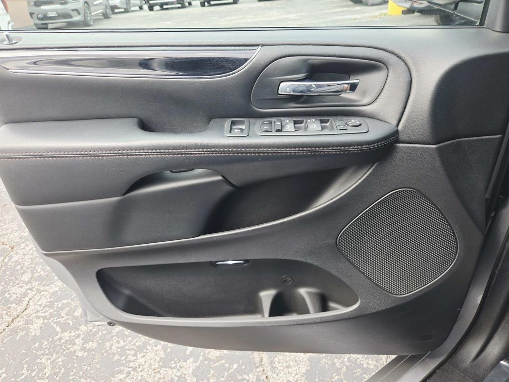 2020 Dodge Grand Caravan SE