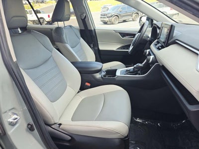 2022 Toyota RAV4 Hybrid XLE Premium
