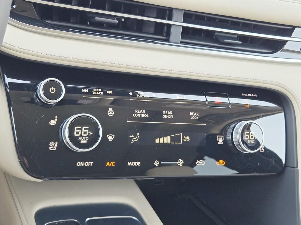 2025 INFINITI QX60 LUXE