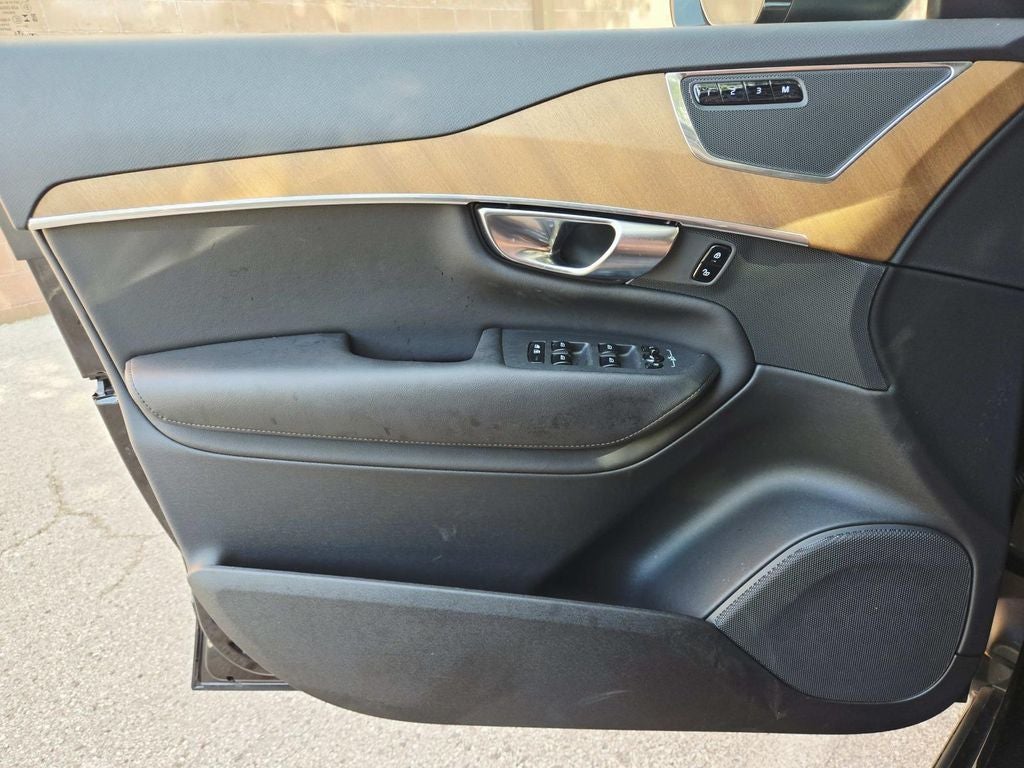 2025 Volvo XC90 B6 Plus 6-Seater