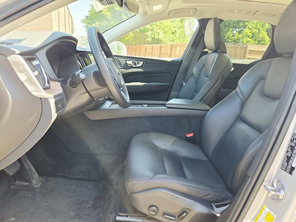 2023 Volvo XC60 B5 Plus Bright Theme