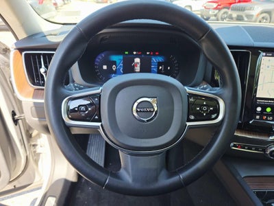 2023 Volvo XC60 B5 Plus Bright Theme