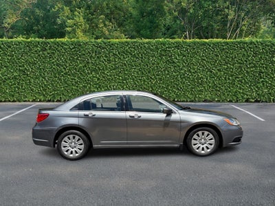 2013 Chrysler 200 4dr Sdn LX