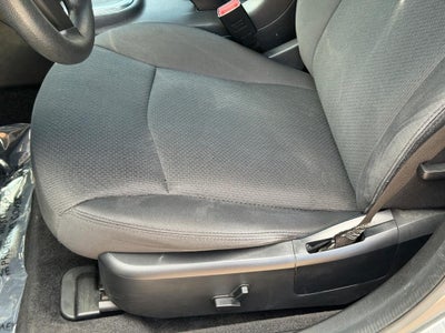 2013 Chrysler 200 4dr Sdn LX