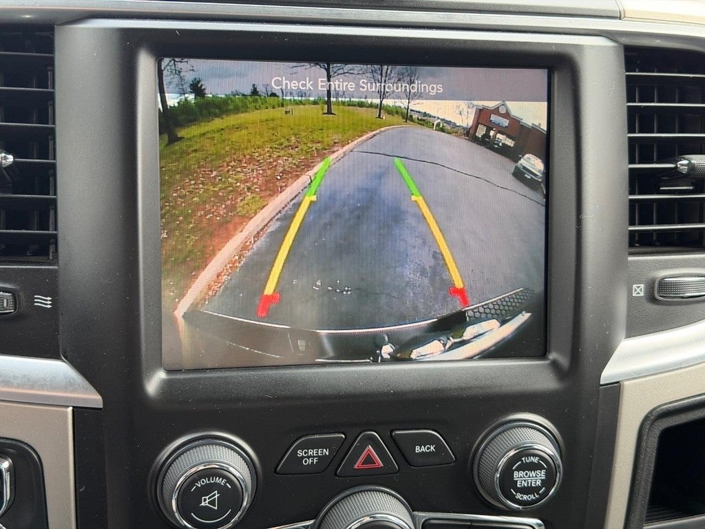 2015 RAM 1500 4WD Crew Cab 140.5" Big Horn