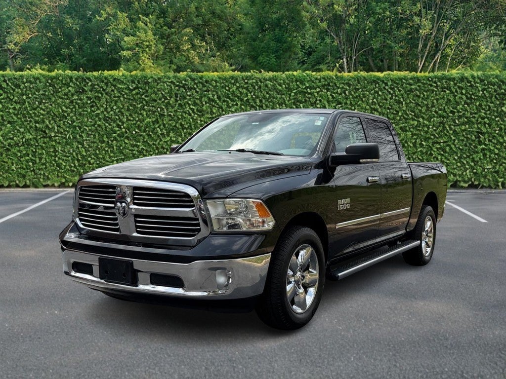 2015 RAM 1500 4WD Crew Cab 140.5" Big Horn