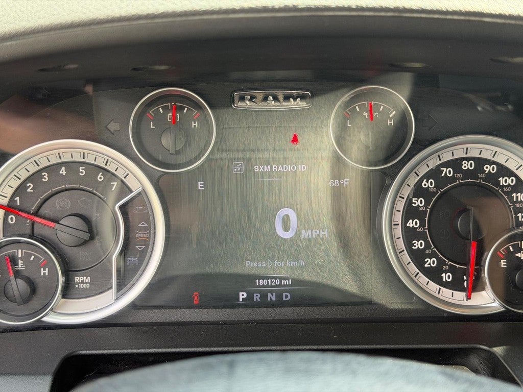 2014 RAM 1500 4WD Crew Cab 140.5" Big Horn