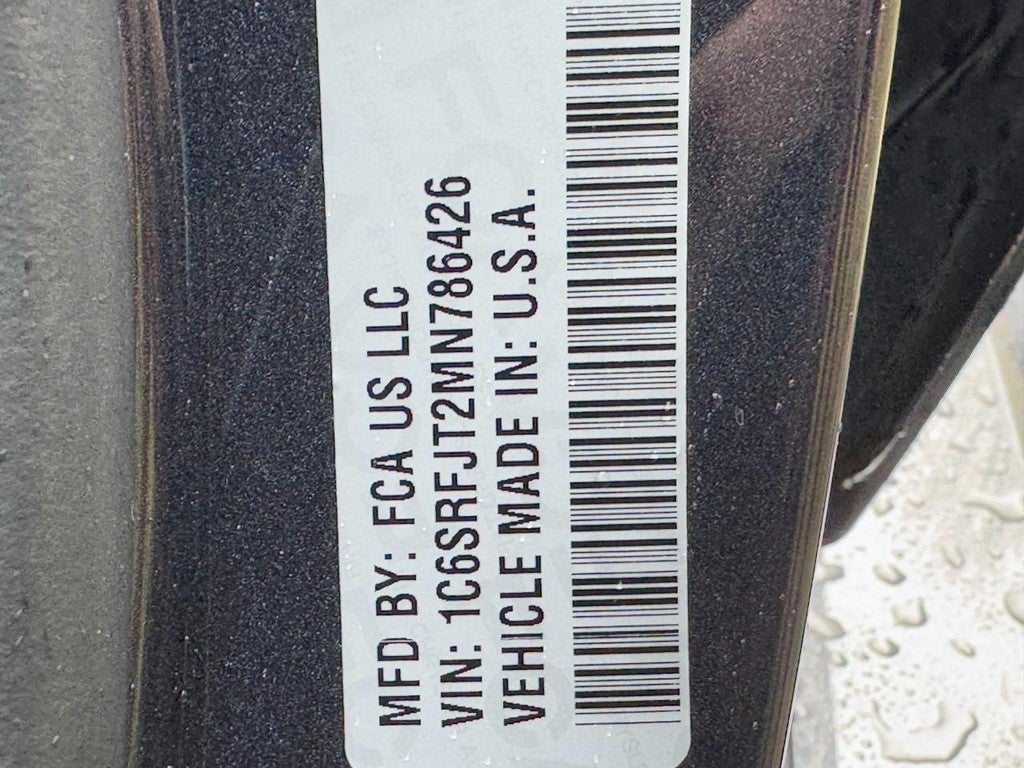 2021 RAM 1500 Laramie 4x4 Crew Cab 5'7" Box