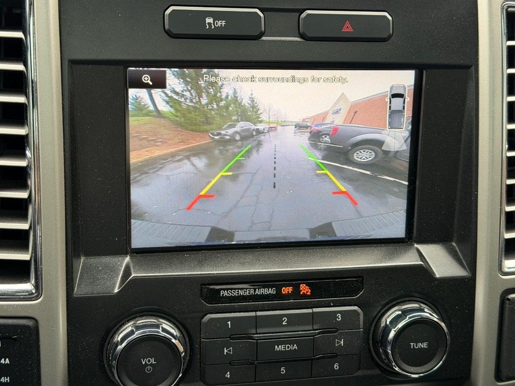 2015 Ford F-150 4WD SuperCrew 145" Lariat