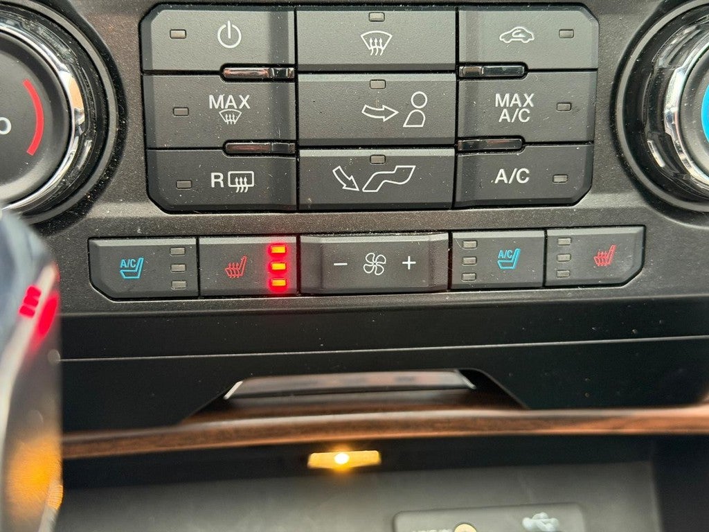 2015 Ford F-150 4WD SuperCrew 145" Lariat