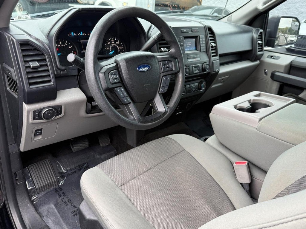 2016 Ford F-150 2WD Reg Cab 122.5" XL