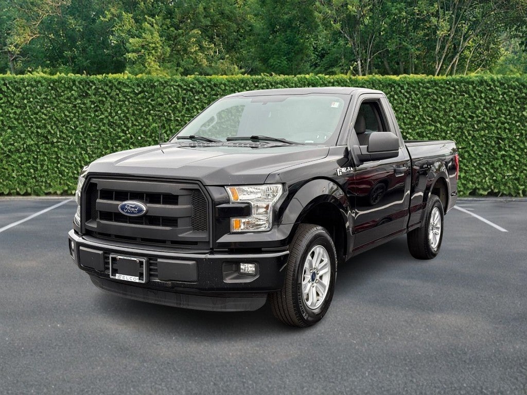 2016 Ford F-150 2WD Reg Cab 122.5" XL