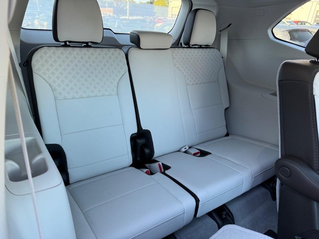 2025 GMC Acadia AWD 4dr Denali
