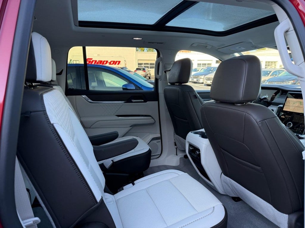 2025 GMC Acadia AWD 4dr Denali