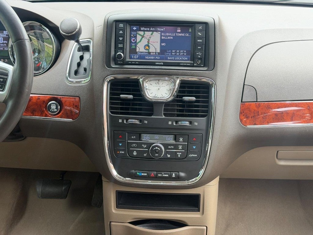 2012 Chrysler Town & Country 4dr Wgn Touring-L