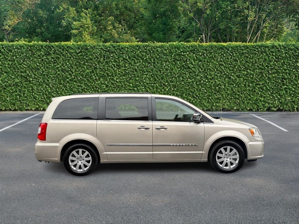 2012 Chrysler Town & Country 4dr Wgn Touring-L