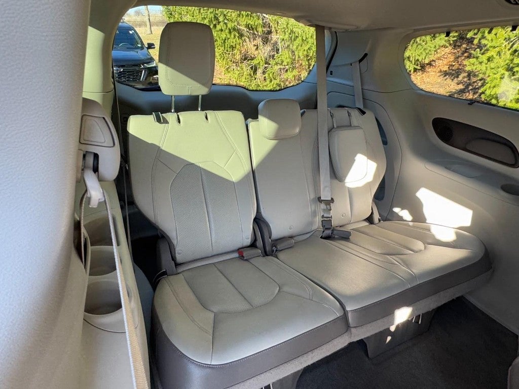 2017 Chrysler Pacifica Touring-L Plus FWD