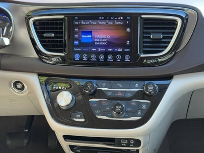 2017 Chrysler Pacifica Touring-L Plus FWD