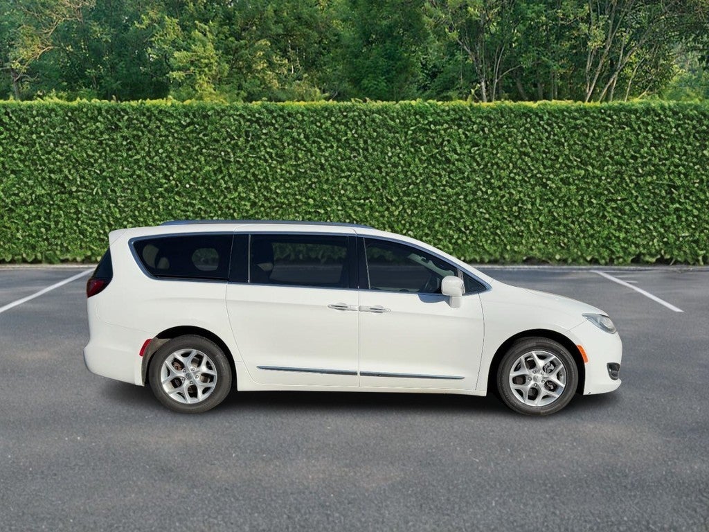 2017 Chrysler Pacifica Touring-L Plus FWD