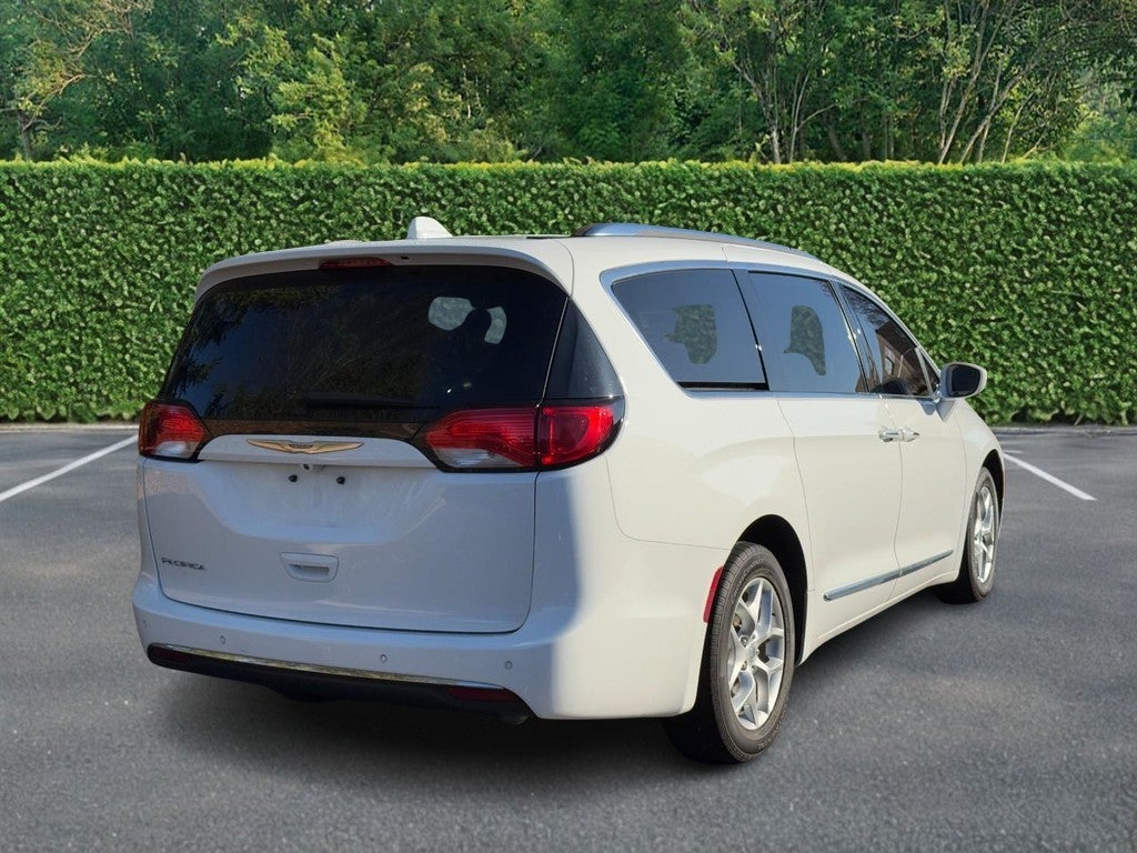 2017 Chrysler Pacifica Touring-L Plus FWD