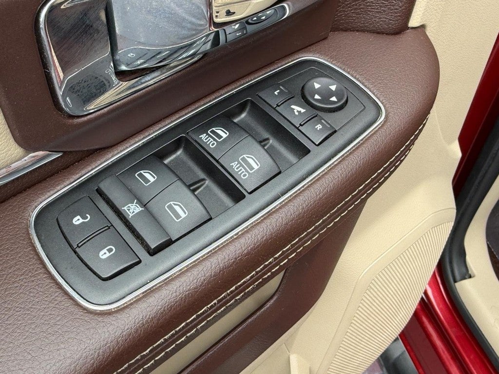 2015 RAM 3500 4WD Crew Cab 149" Laramie