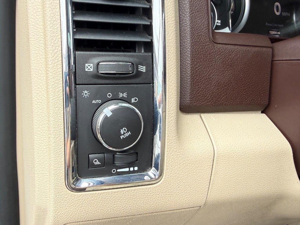 2015 RAM 3500 4WD Crew Cab 149" Laramie