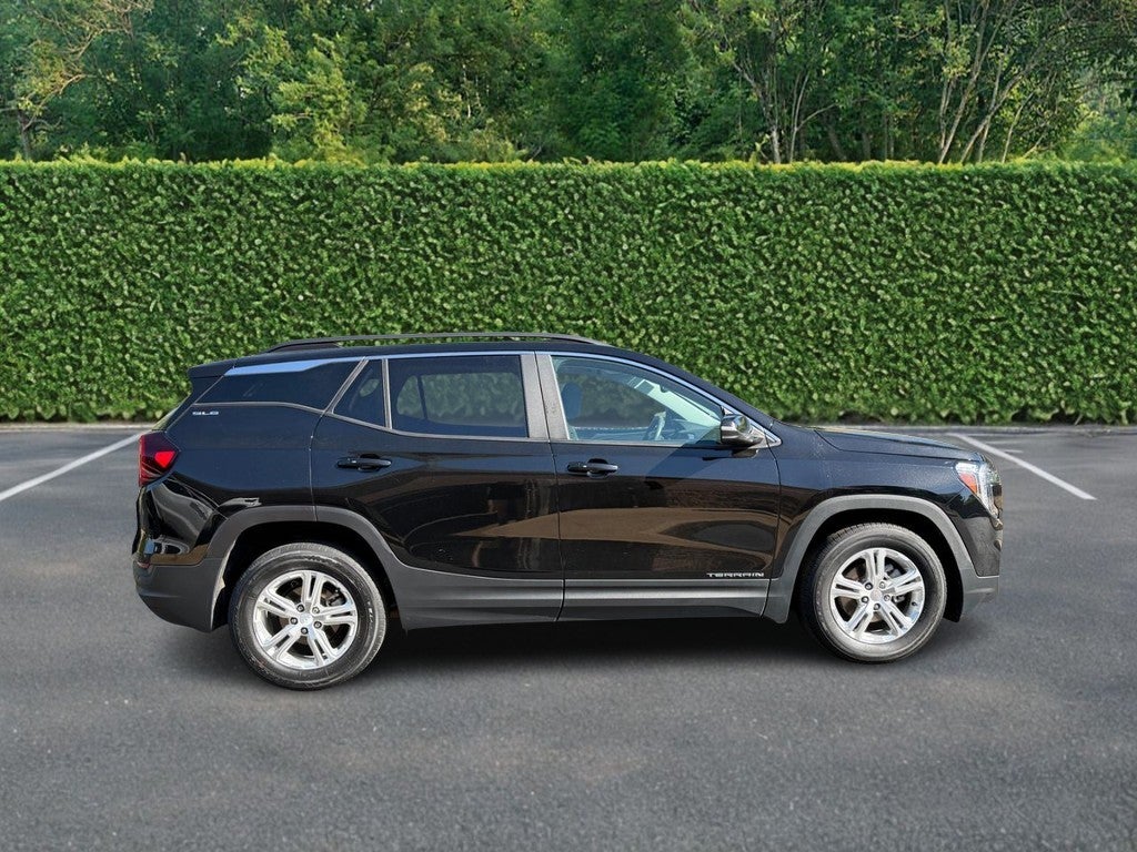 2022 GMC Terrain FWD 4dr SLE