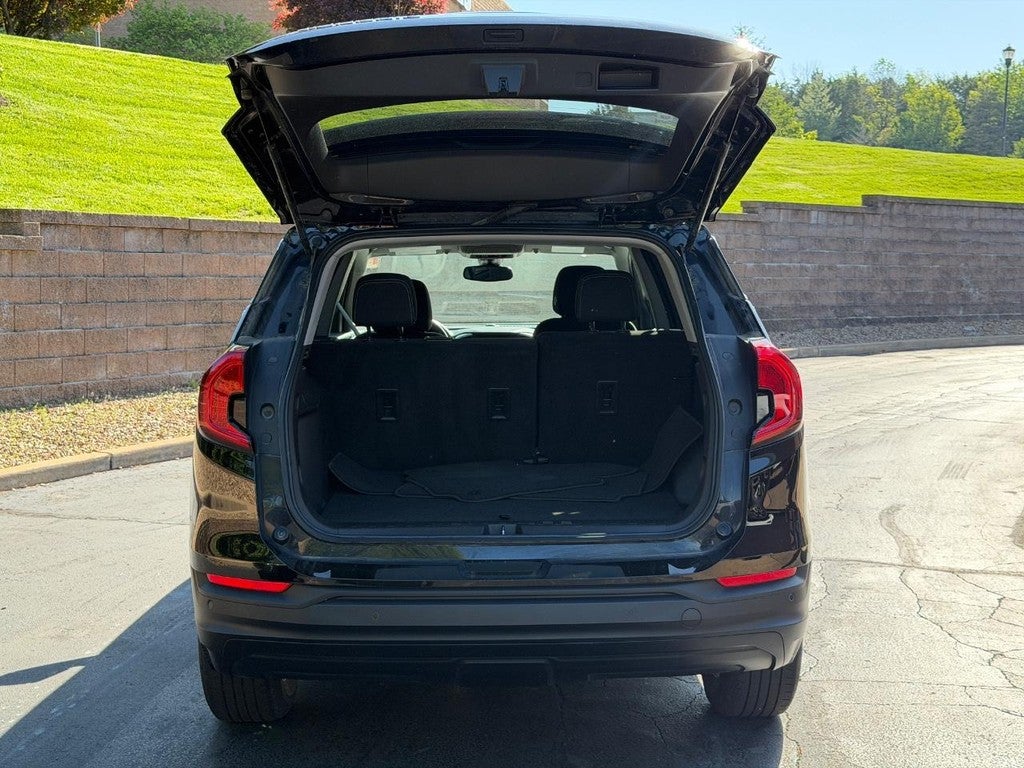 2022 GMC Terrain FWD 4dr SLE