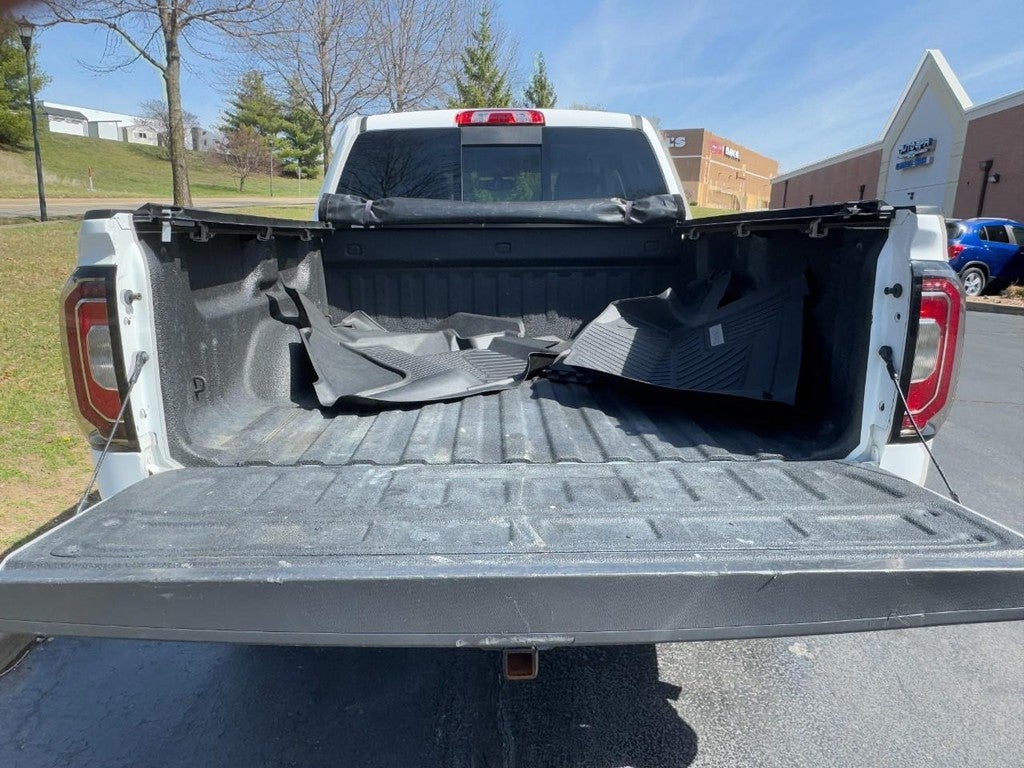 2018 GMC Sierra 1500 4WD Crew Cab 143.5" SLT