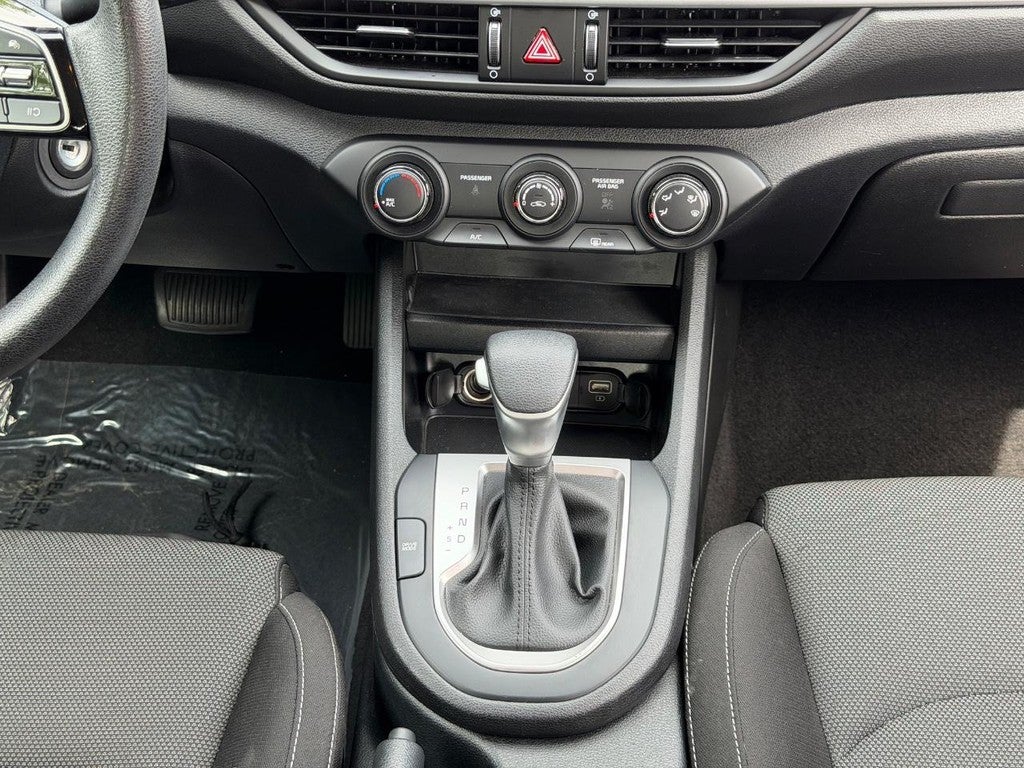 2024 Kia Forte LXS IVT