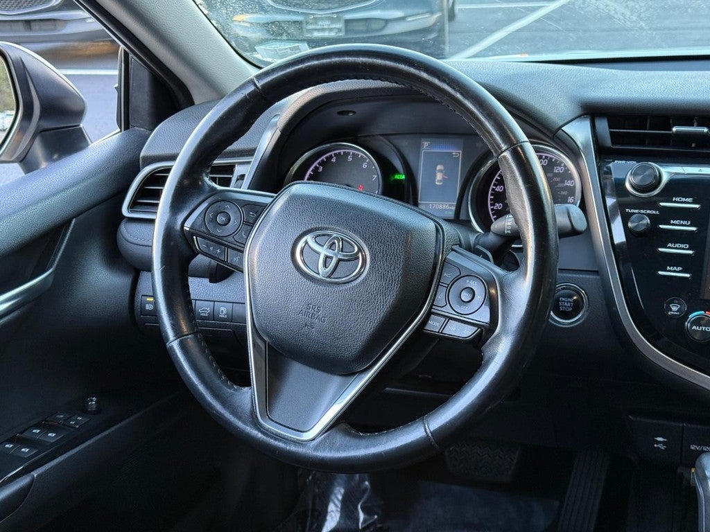 2019 Toyota Camry SE Auto (Natl)