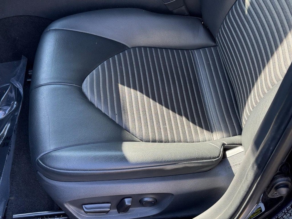 2021 Toyota Camry SE Auto