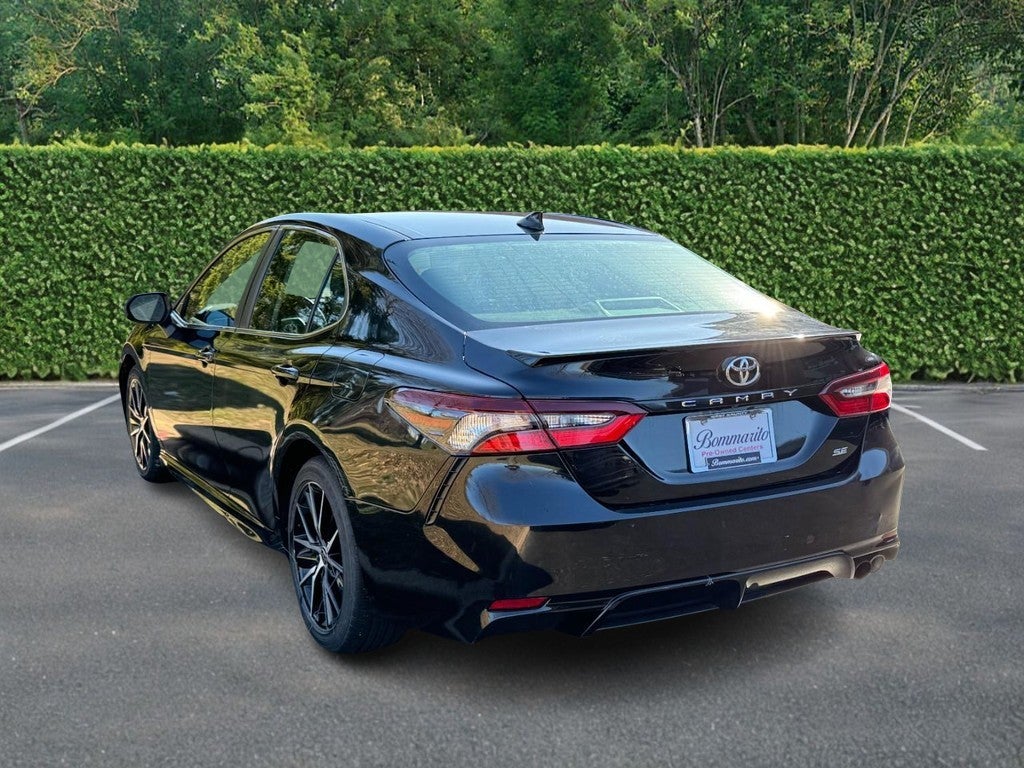 2021 Toyota Camry SE Auto