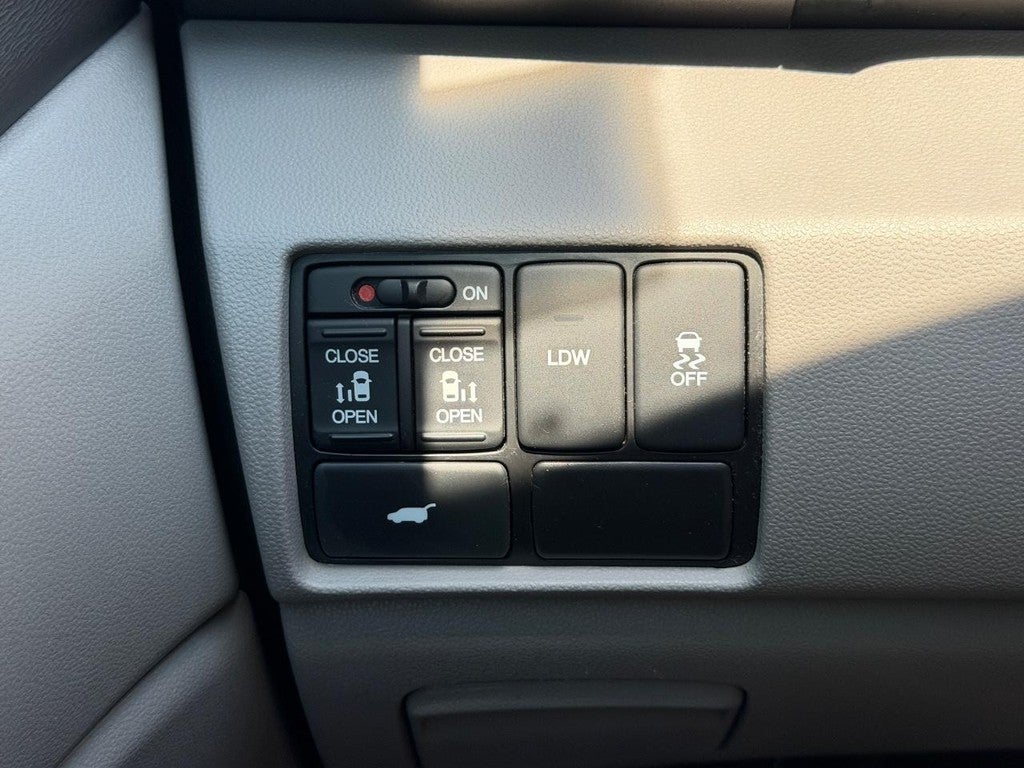 2016 Honda Odyssey 5dr EX-L w/Navi