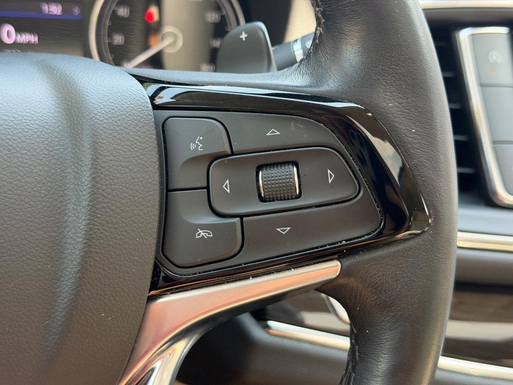 2023 Buick Enclave FWD 4dr Essence