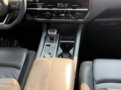 2023 Nissan Pathfinder SL 4WD