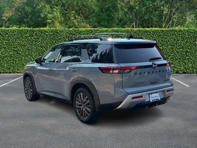 2023 Nissan Pathfinder SL 4WD