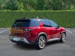 2022 Nissan Pathfinder Platinum 2WD