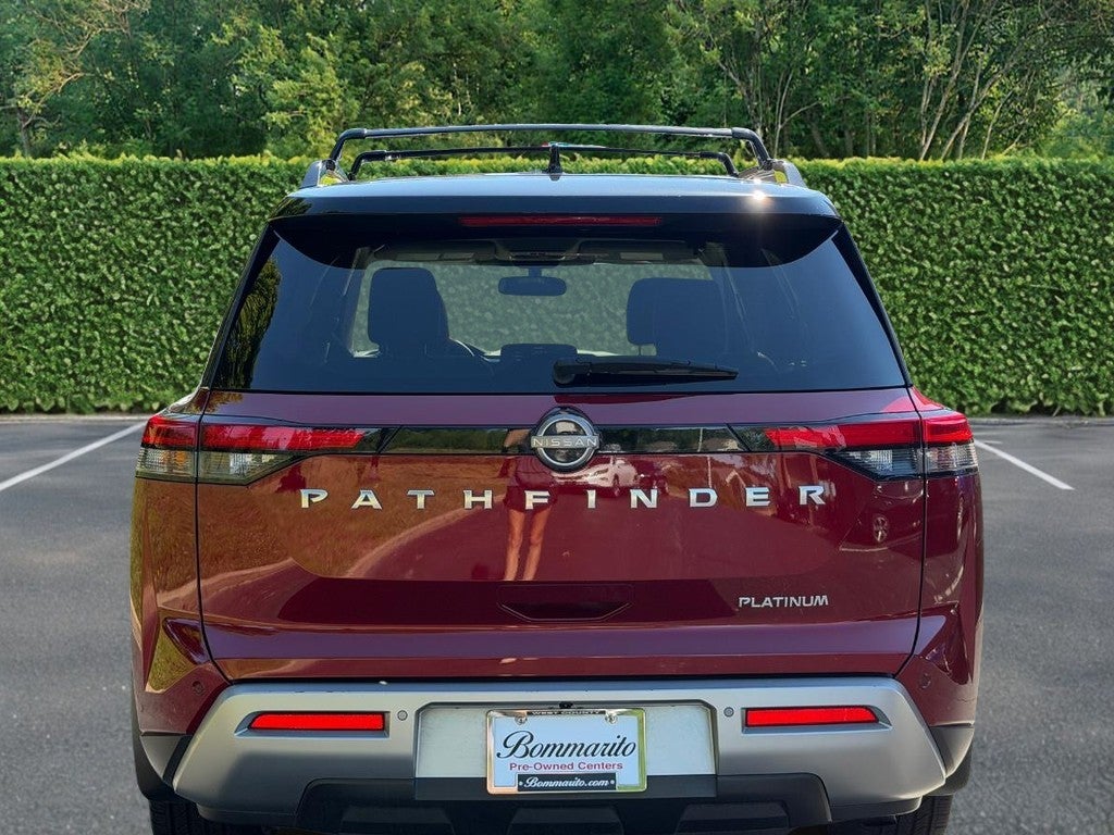 2022 Nissan Pathfinder Platinum 2WD