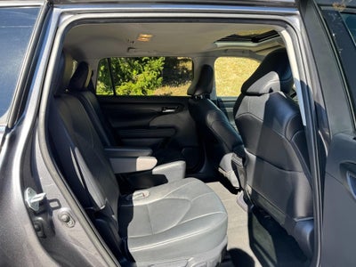 2021 Toyota Highlander XLE AWD (Natl)