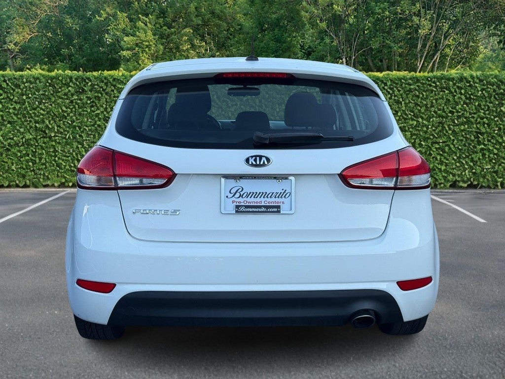 2017 Kia Forte5 LX Auto