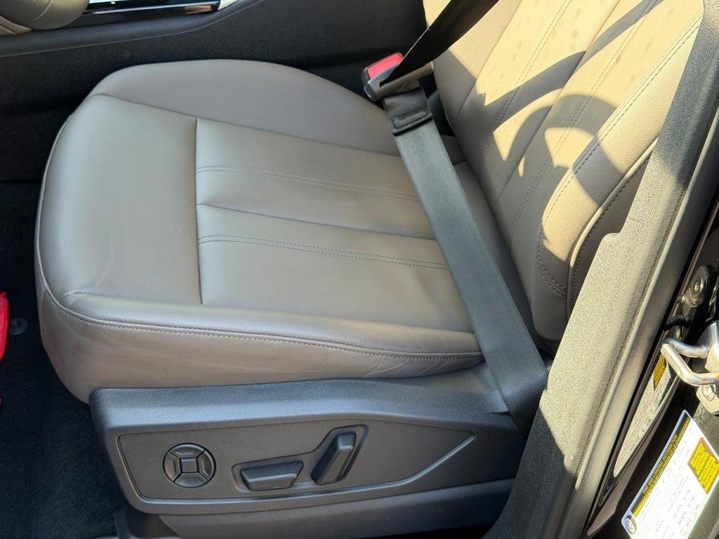 2025 Audi Q5 Premium 2.0 TFSI quattro