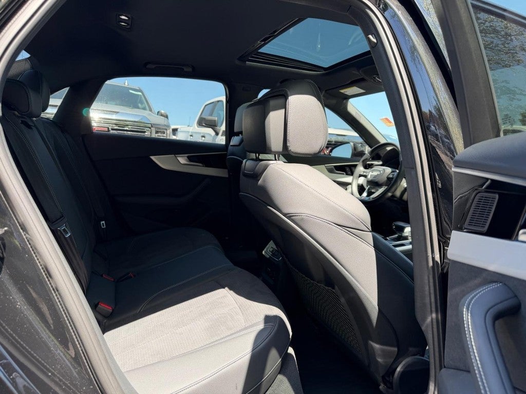 2023 Audi A4 Sedan S line Premium Plus 45 TFSI quattro