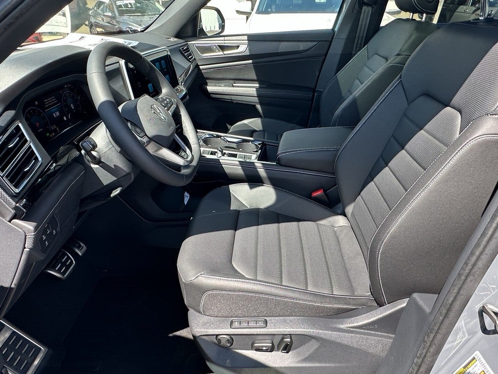 2026 Volkswagen Atlas Cross Sport 2.0T SEL R-Line Black 4MOTION