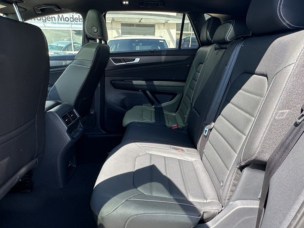 2026 Volkswagen Atlas Cross Sport 2.0T SEL R-Line Black 4MOTION